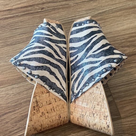 Rampage zebra stripe canvas studded cork wedge size 10M Y2K mobwife gawdy ornate - Picture 8 of 8